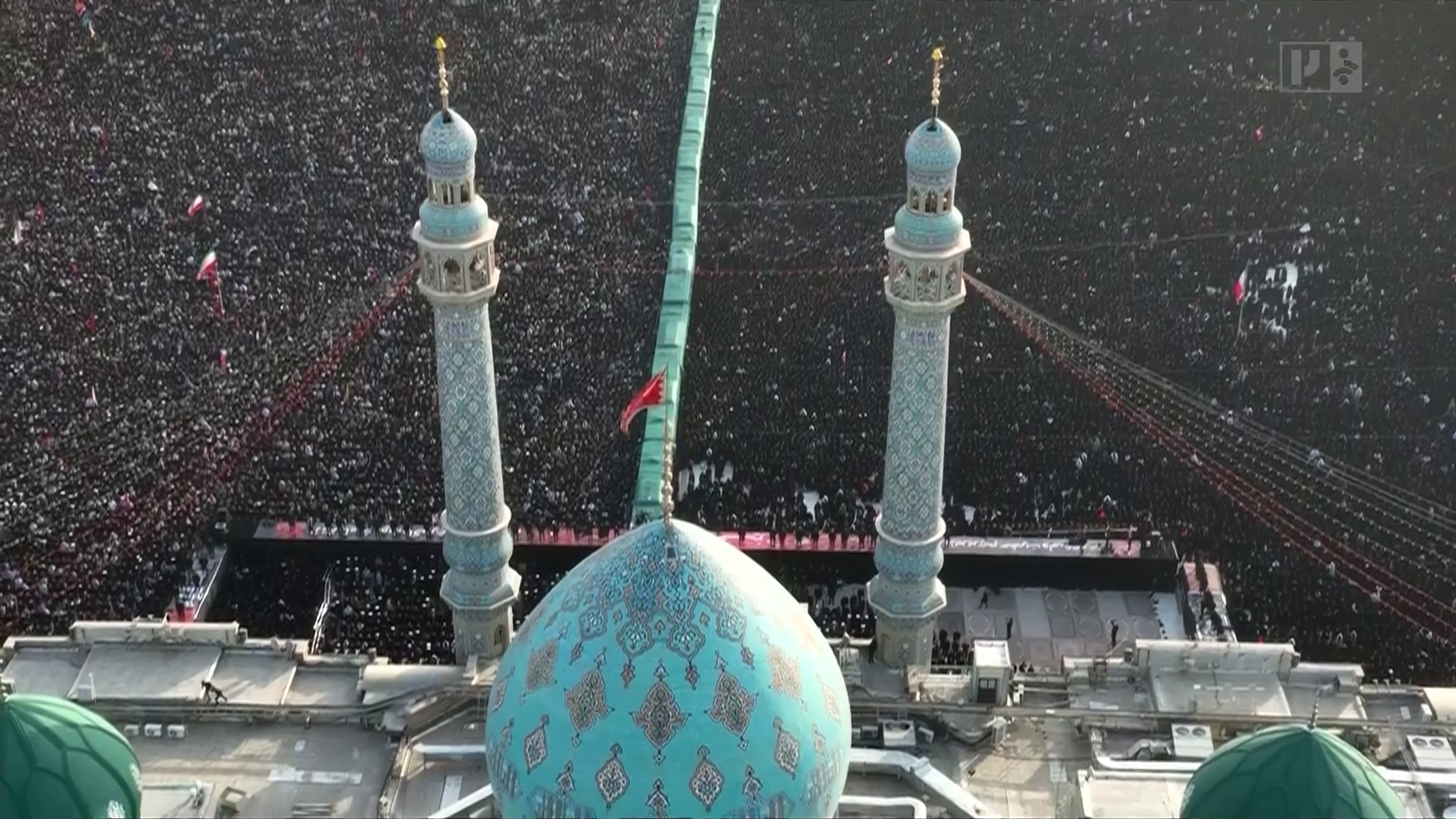 تشییع پیکر مطهر رهبر شهید انقلاب در مسجد جمکران تشییع پیکر مطهر رهبر شهید انقلاب در مسجد جمکران
