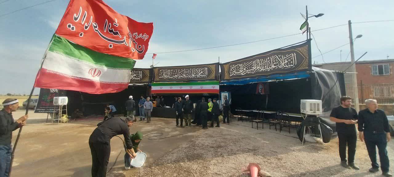 موکب‌های مستقر در مسیر قوچان – مشهد، مهیای خدمت به عزاداران رهبر شهید امت