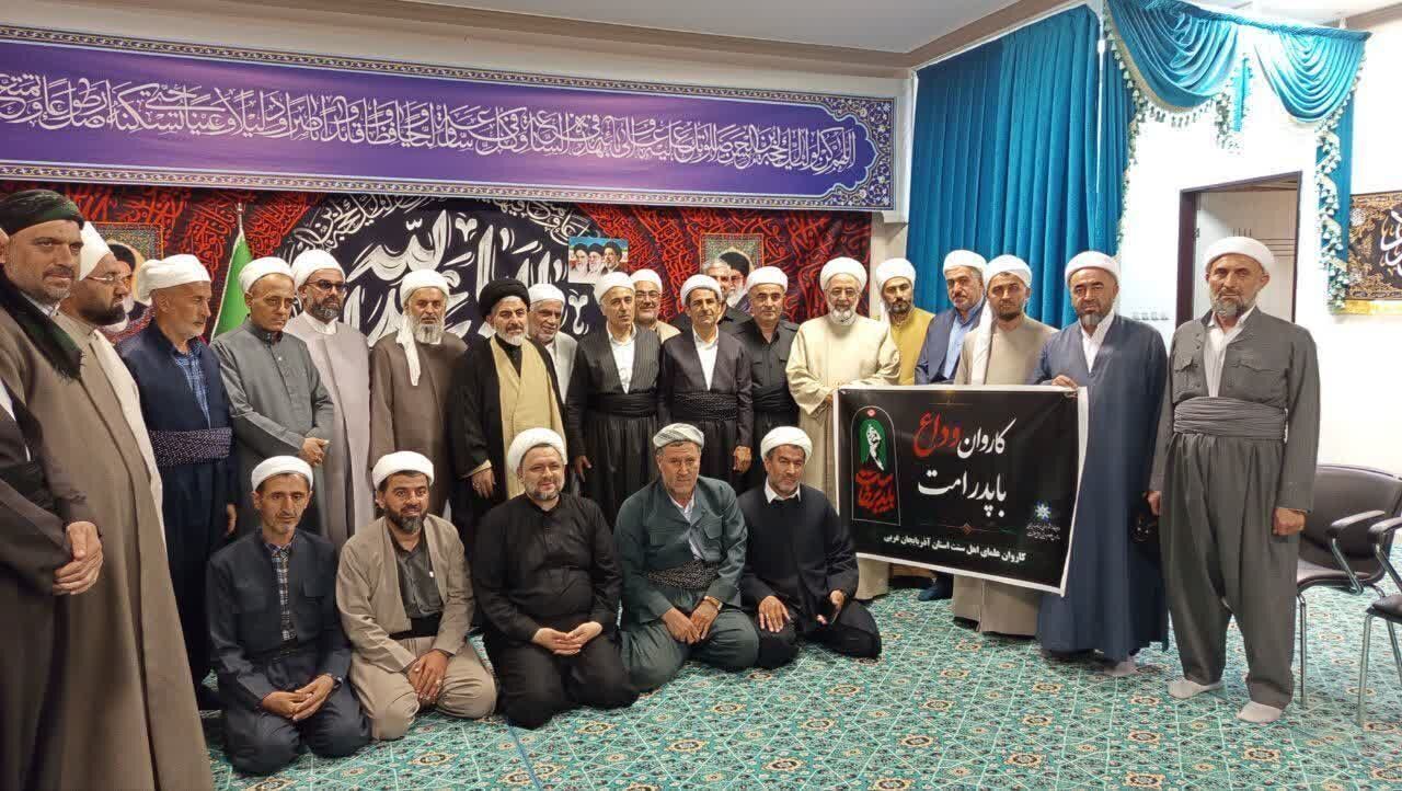 حضور علمای اهل سنت در کنار مردم در مراسم تشییع، خار چشمی برای دشمنان نظام است حضور علمای اهل سنت در کنار مردم در مراسم تشییع، خار چشمی برای دشمنان نظام است