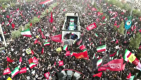 بدرقه پیکر قائد شهید در قم با حضور انبوه عاشقان و سوگواران