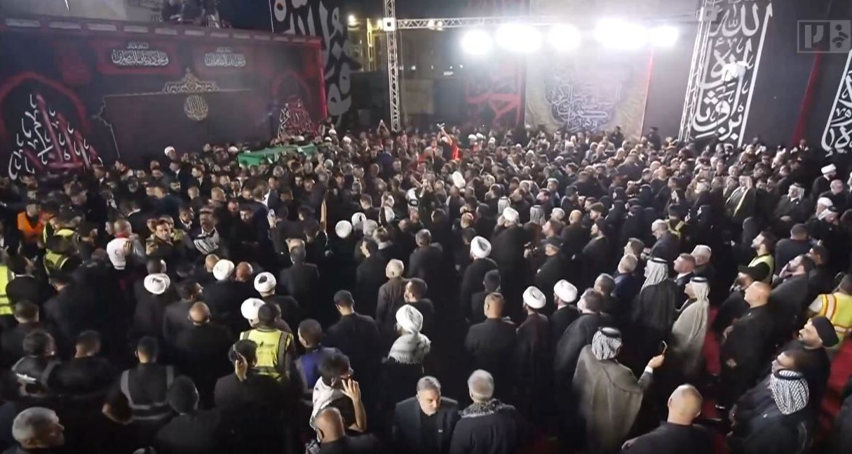 ورود هواپیمای حامل پیکر رهبر شهید انقلاب به نجف