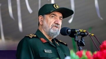 دشمن متجاوز و همدستان آن به شدت تنبیه خواهند شد