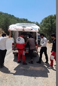 امدادرسانی نجاتگران هلالاحمر به مصدوم عقربگزیدگی در روستای چبد شهرستان کوهرنگ امدادرسانی نجاتگران هلالاحمر به مصدوم عقربگزیدگی در روستای چبد شهرستان کوهرنگ