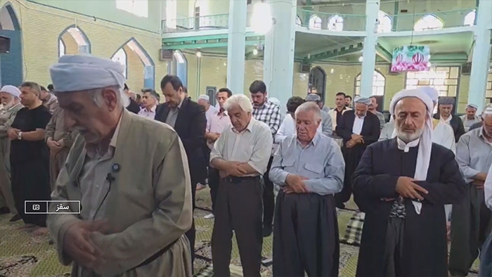 برپایی نماز غیابی بر پیکر مطهر قائد شهید امت در کردستان برپایی نماز غیابی بر پیکر مطهر قائد شهید امت در کردستان