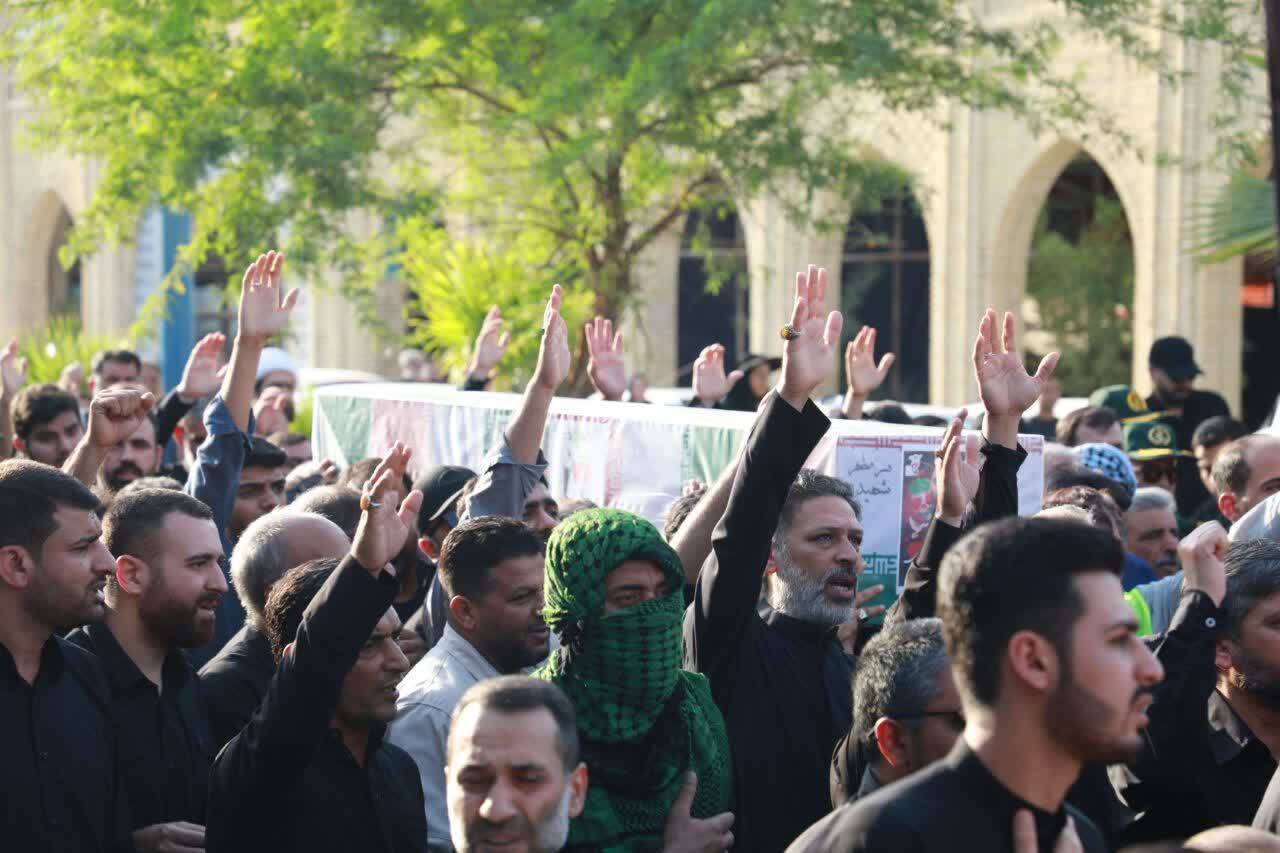 تشییع و خاکسپاری شهیدان عموری و توکلی زاده در گلزار شهدای اهواز تشییع و خاکسپاری شهیدان عموری و توکلی زاده در گلزار شهدای اهواز