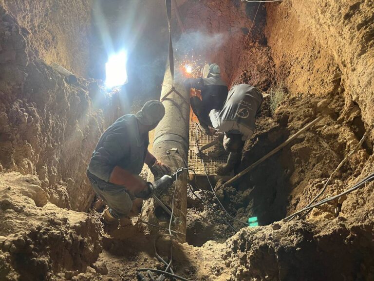 مهار حادثه شکستگی خط انتقال آب اصفهان -اردستان