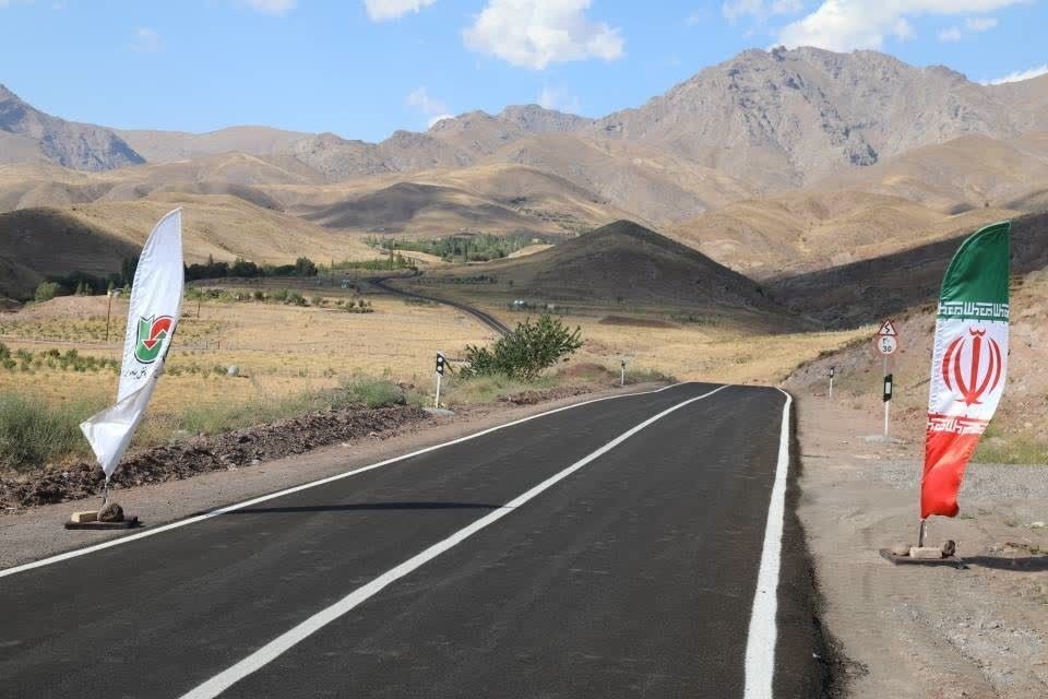 آسفالت راه‌های روستایی، احداث بیمارستان و توسعه خدمات بانکی در چهارباغ از اولویت برنامه‌ها است