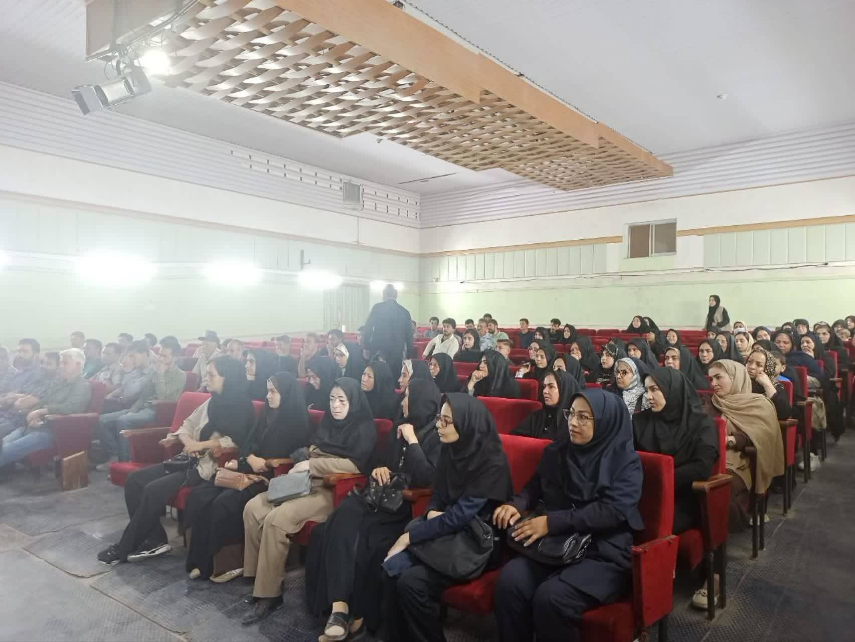 برگزاری کارگاه آموزش توانمندسازی متقاضیان تسهیلات اشتغال زایی در فریمان برگزاری کارگاه آموزش توانمندسازی متقاضیان تسهیلات اشتغال زایی در فریمان