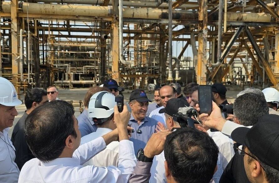 بازدید معاون اجرایی رئیسجمهوری از مجتمع گاز پارس جنوبی بازدید معاون اجرایی رئیسجمهوری از مجتمع گاز پارس جنوبی