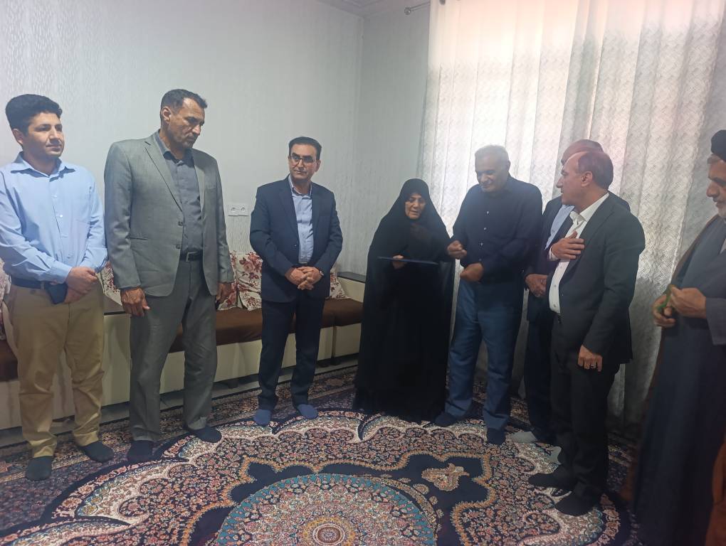 دیدار جمعی از مسئولان بهزیستی استان با خانواده شهید سید سجاد تقوی
