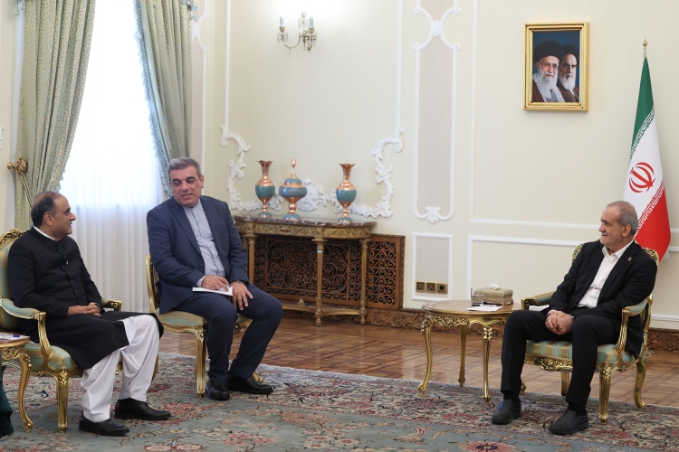 جمهوری اسلامی ایران، پاکستان را کشوری دوست، برادر و شریک قابل اعتماد می‌داند
