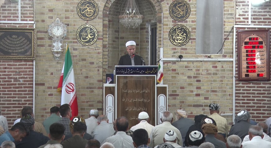 امام جمعه مهاباد: پیام عاشورا ایستادگی در برابر ظلم است امام جمعه مهاباد: پیام عاشورا ایستادگی در برابر ظلم است