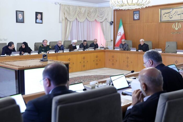 عارف: مهمانان خارجی از جمعه برای حضور در مراسم تشییع رهبر شهید انقلاب وارد ایران میشوند عارف: مهمانان خارجی از جمعه برای حضور در مراسم تشییع رهبر شهید انقلاب وارد ایران میشوند