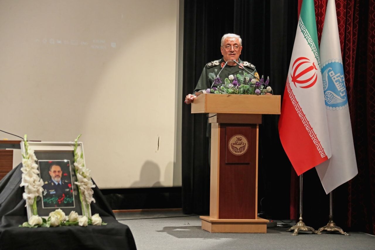 سخنگوی وزارت دفاع: اقتدار ایران برپایه توان داخلی شکل گرفته است سخنگوی وزارت دفاع: اقتدار ایران برپایه توان داخلی شکل گرفته است
