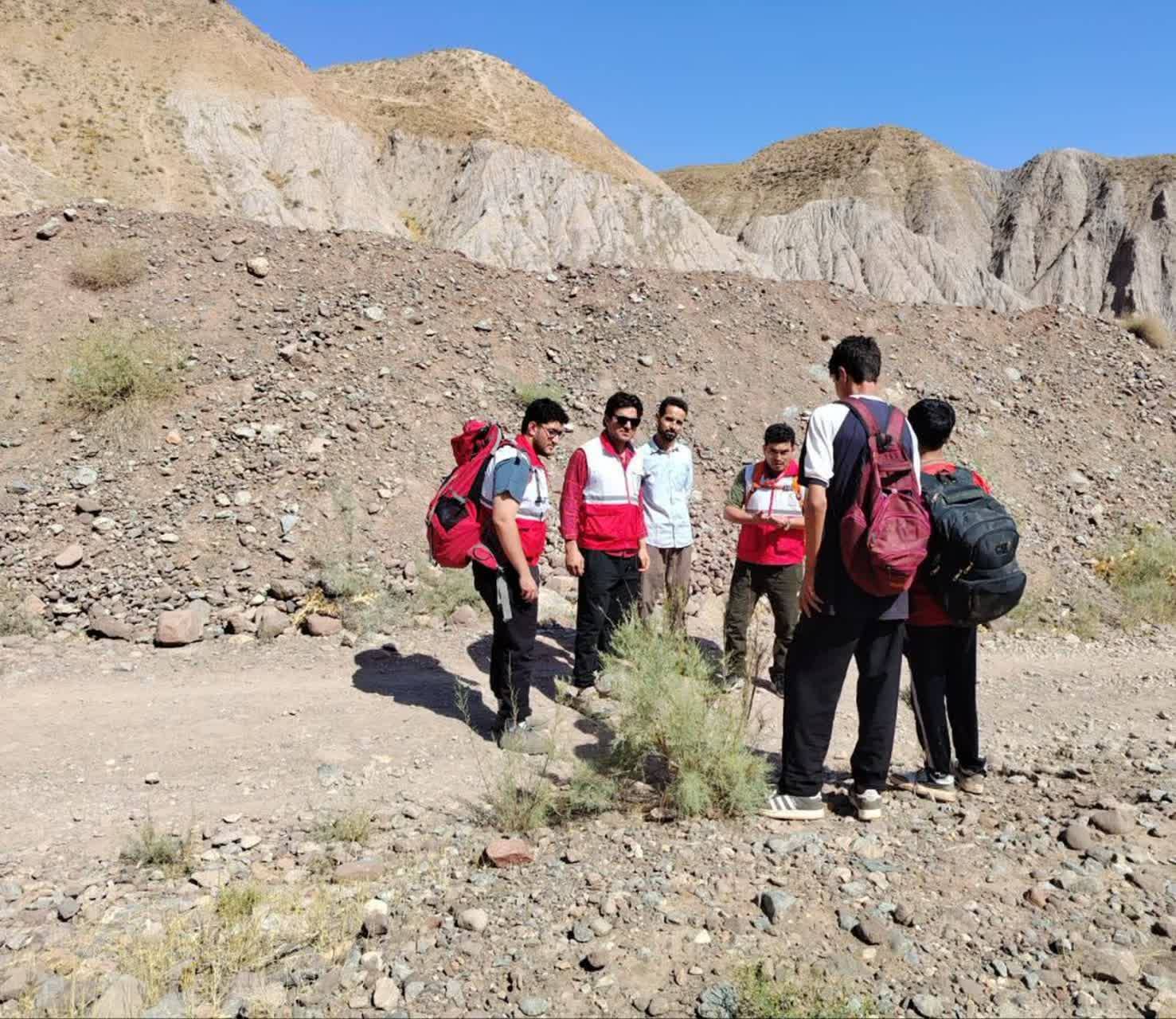 نجات دو طبیعت گرد گرفتار در ارتفاعات روستای غار شهرستان نیشابور نجات دو طبیعت گرد گرفتار در ارتفاعات روستای غار شهرستان نیشابور
