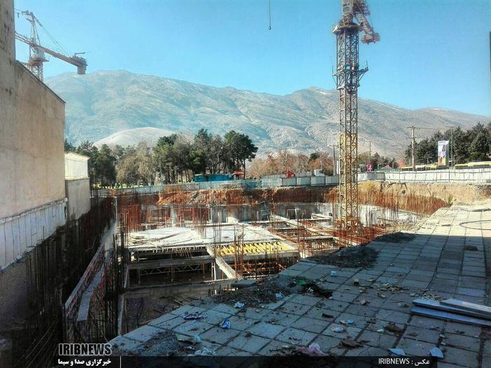 خزان پروژه برج‌های دوقلو کیو خرم‌آباد در آستانه بهار

این پروژه قرار بود پس از ۳ سال و ابتدای سال ۱۳۹۷ به بهره‌برداری برسد

عکاس: رضا جایدری