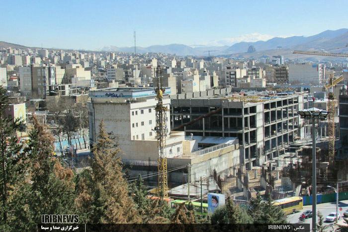 خزان پروژه برج‌های دوقلو کیو خرم‌آباد در آستانه بهار

این پروژه قرار بود پس از ۳ سال و ابتدای سال ۱۳۹۷ به بهره‌برداری برسد

عکاس: رضا جایدری