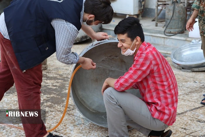 پخت ۸ هزار پرس غذای گرم 